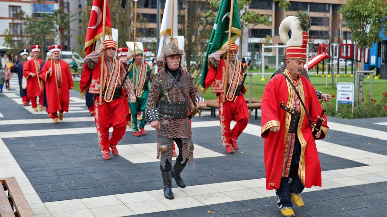 Meydanlar Mehter Marşları İle İnledi: Bursa'da Görkemli Kutlama
