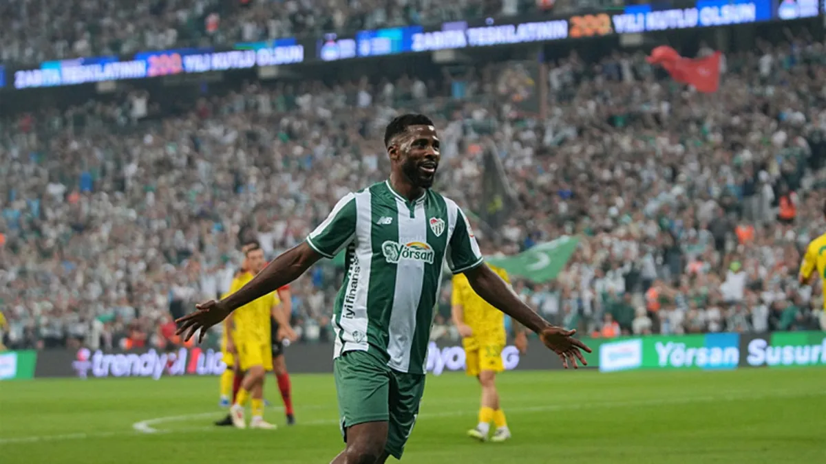 Bursaspor'da Iheanacho'ya Bagaj Dolusu Karpuz Hediye Edildi
