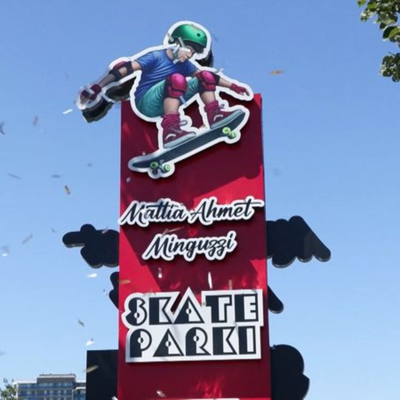 Bakan Bak, 'Mattia Ahmet Minguzzi Skate Parkı’ açılışına katıldı
