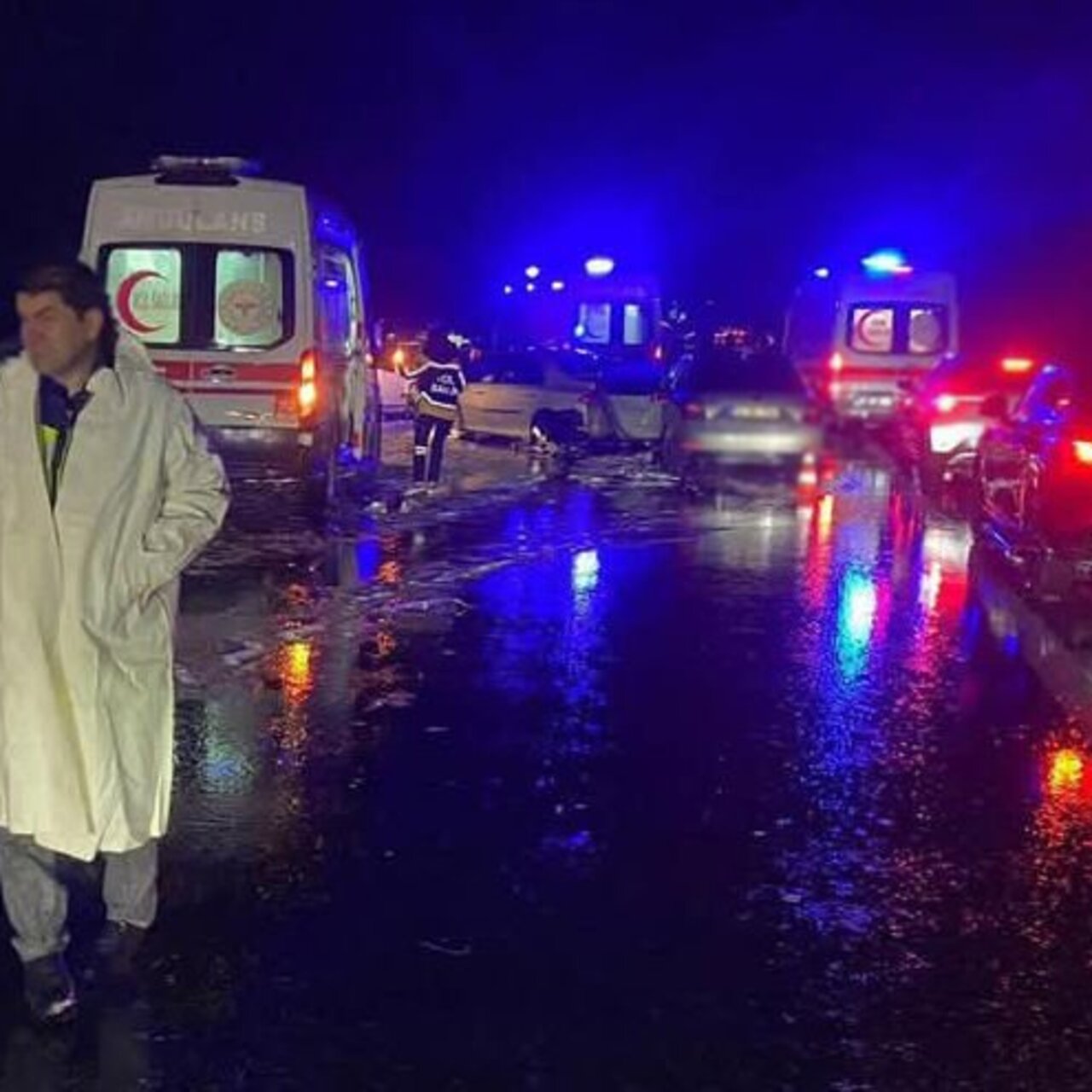 Aksaray'da 12 araçlık zincirleme kaza: 10 yaralı