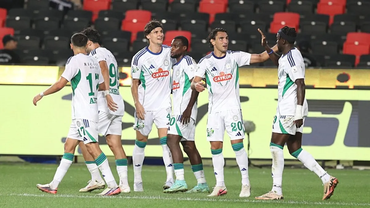 Rizespor deplasmanda kazandı! Karadeniz ekibi Gaziantep FK'yı 2-1 mağlup etti