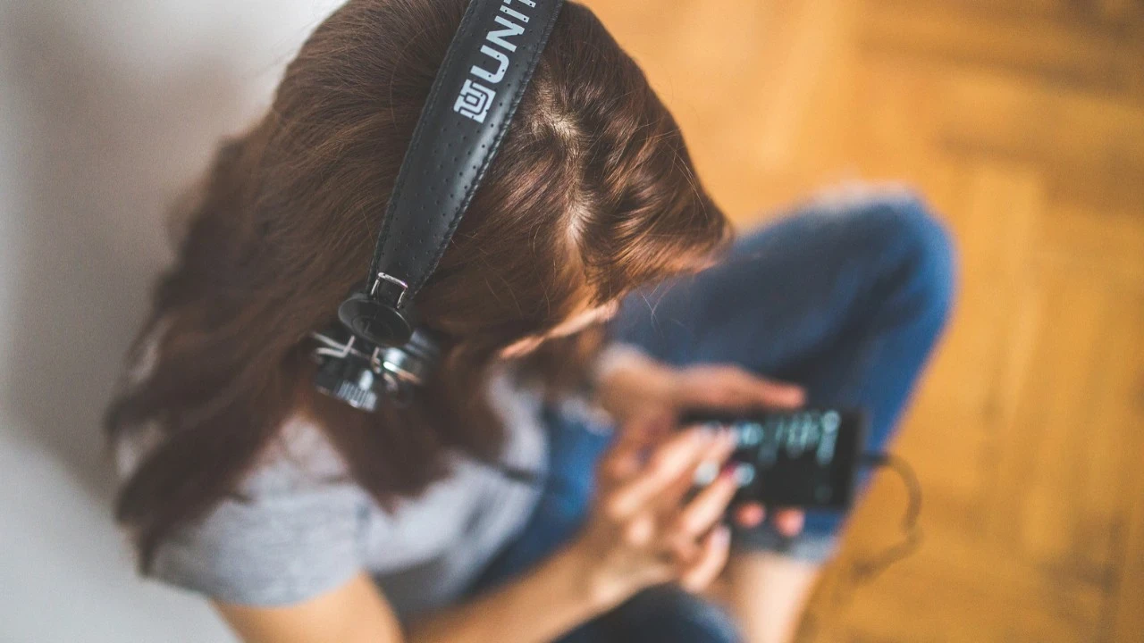 Üç dev müzik şirketinden yapay zeka hamlesi! Klay, binlerce şarkıyı lisansladı