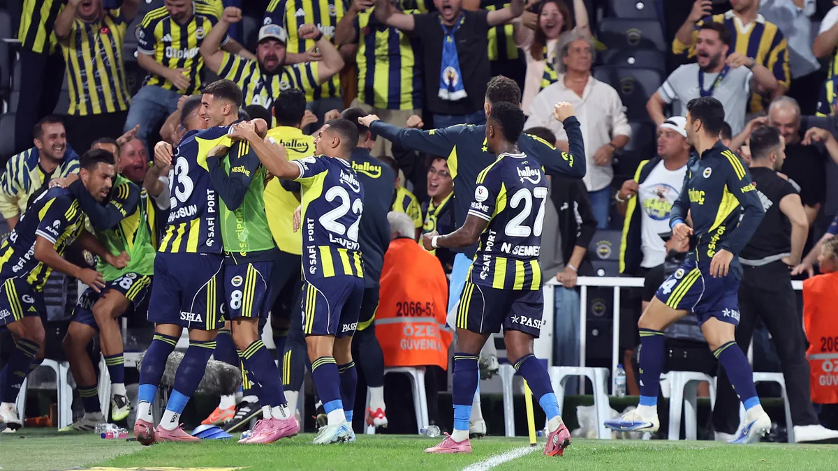 TRANSFER HABERİ: Fenerbahçe 2 isme yapılan teklifi reddetti!