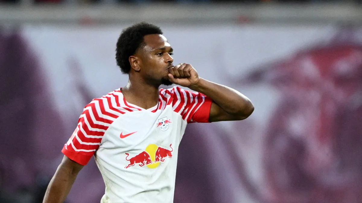 Fenerbahçe'den forvete Lois Openda sürprizi! Transferi böyle duyuruldu