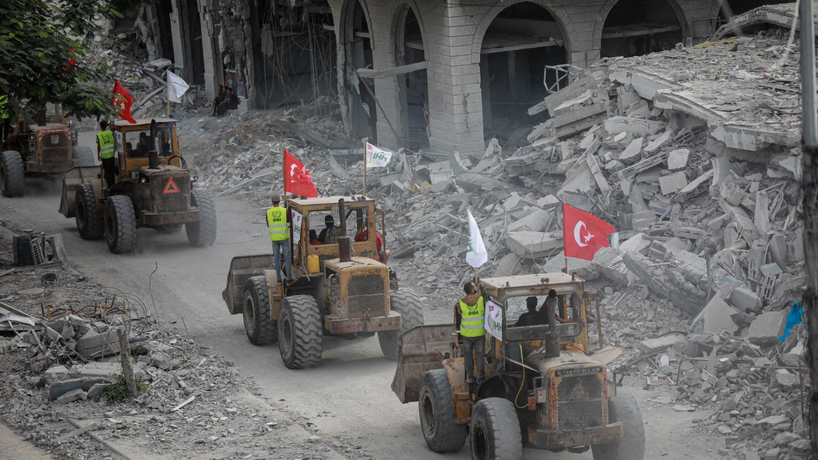 Gazze'de Türk bayraklı konvoy şehre giriş yaptı!