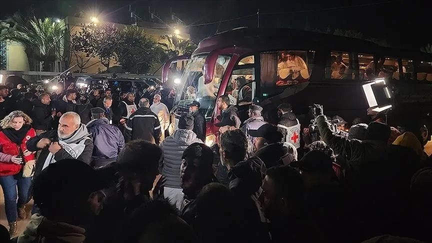 İsrail, Gazze'deki esirlerin tek seferde serbest bırakılmasını kapsayan anlaşmada ısrarcı