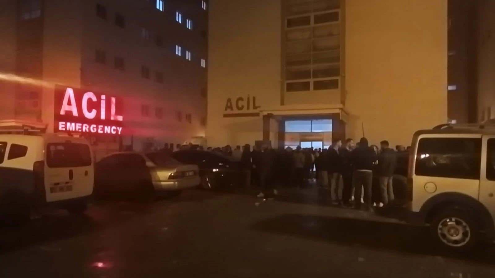 Gök gürültüsünden korkup yüksekten düşen 2 kişi yaralandı