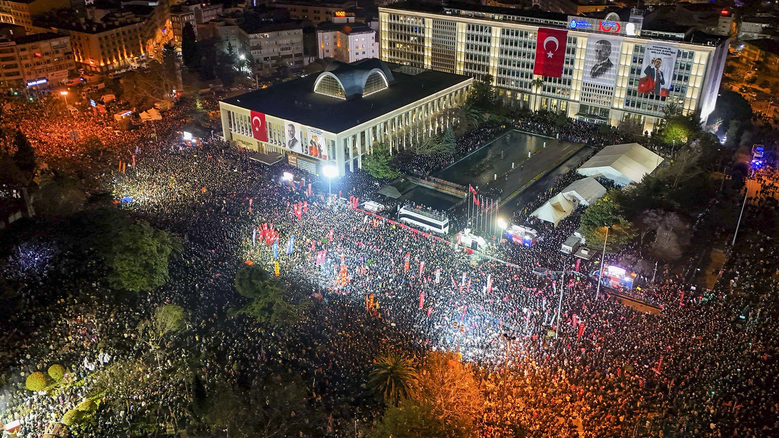 İBB'ye yönelik soruşturmalarla ilgili eylemlerde 323 şüpheli gözaltına alındı