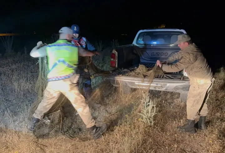 Van’da jandarma ekipleri kaçak avlanmış 1,5 ton inci kefali ele geçirdi