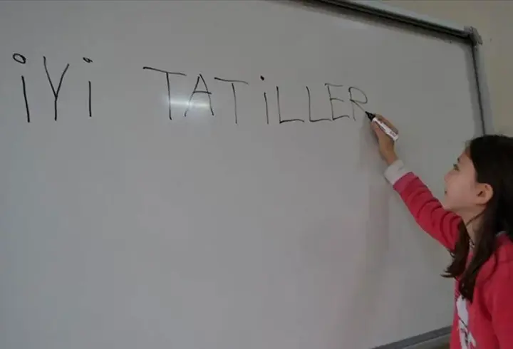 Yarıyıl tatili için 'karne zili' 16 Ocak'ta çalacak