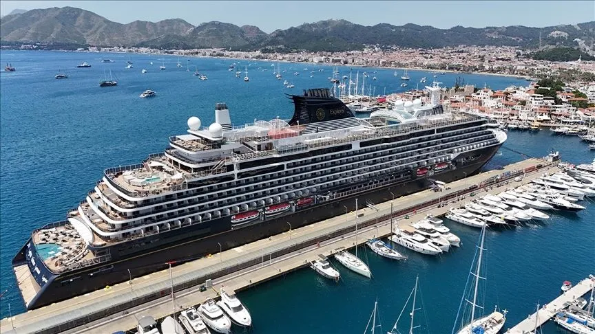 "Explora I" kruvaziyeri Marmaris'e 639 yolcu getirdi