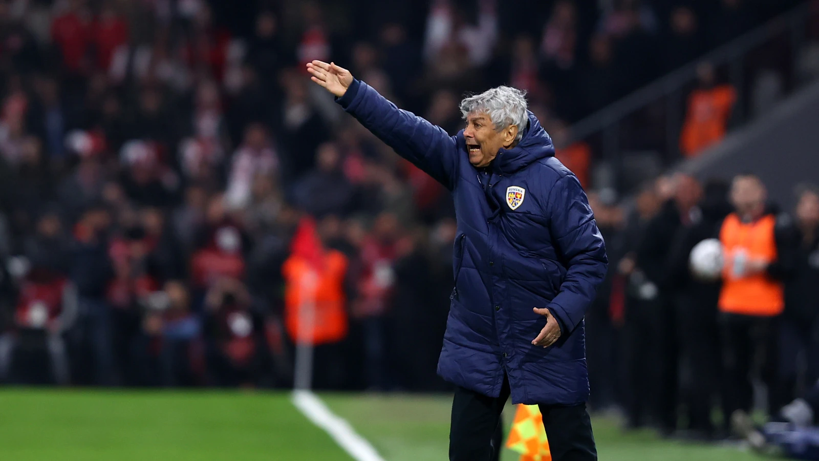 Lucescu'dan Hagi sözleri: Ayak içi vursa gol olabilirdi
