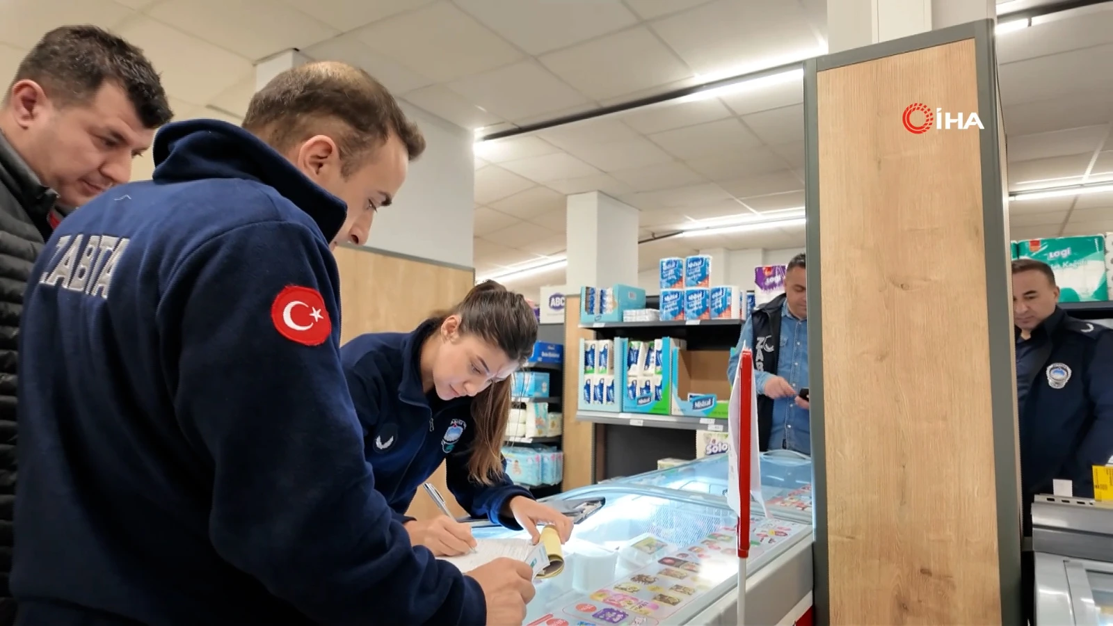Bursa'da halk sağlığı için marketlere sıkı denetim