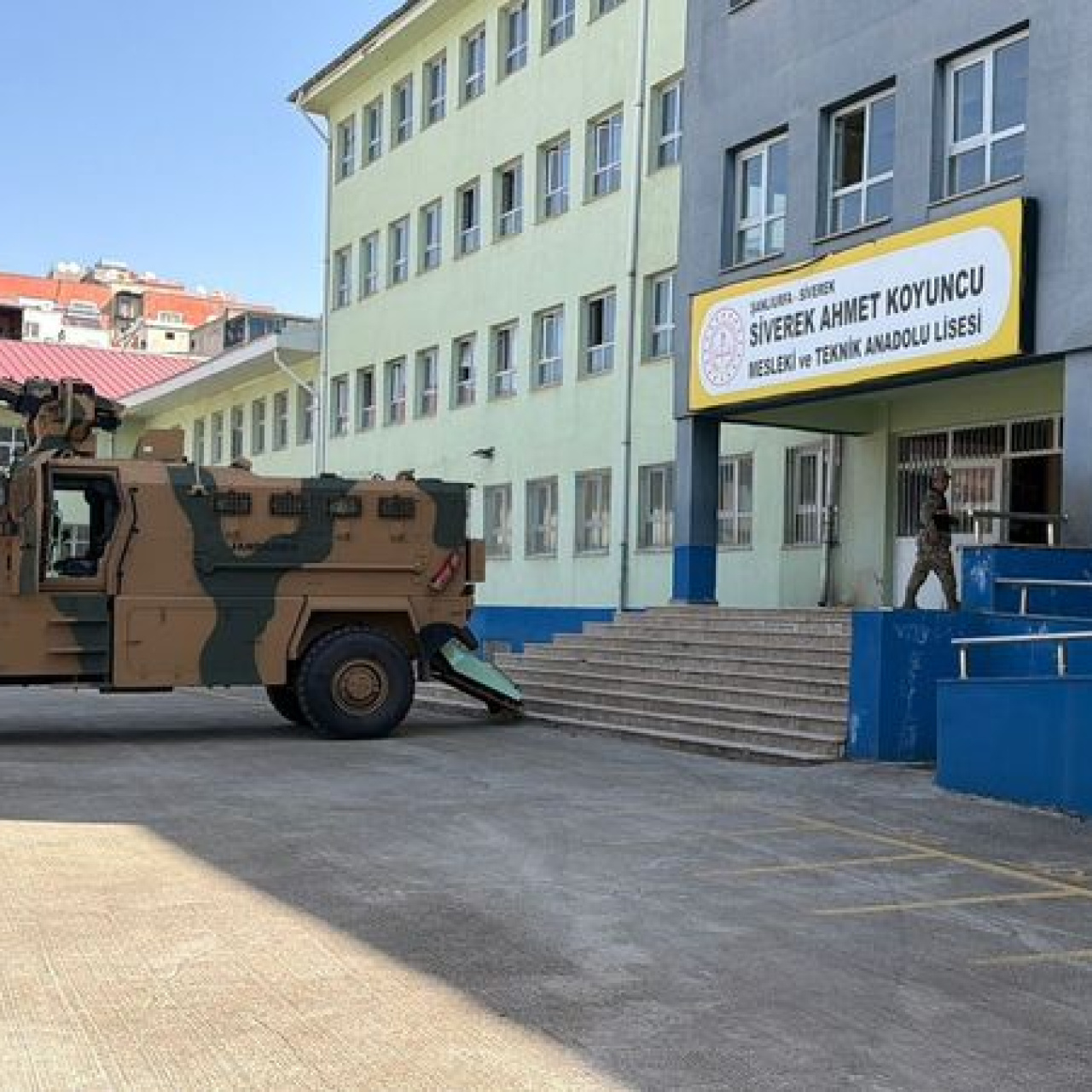 Şanlıurfa'daki lise saldırısında 16 gözaltı