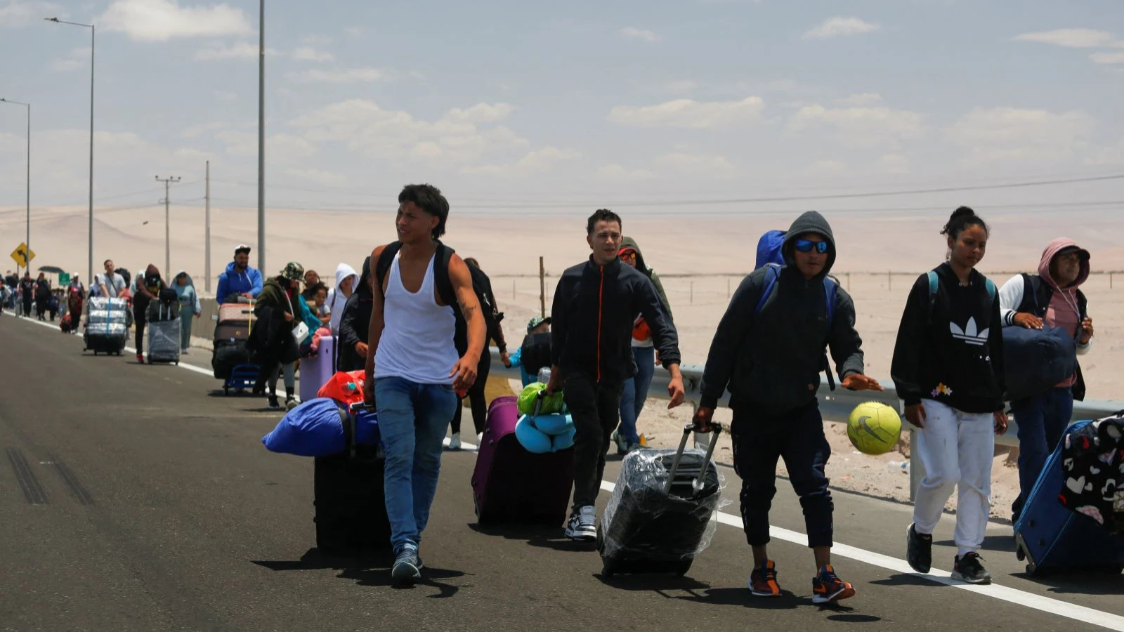 Peru 'olağanüstü hal' ilan etti, orduyu Şili sınırına yığdı