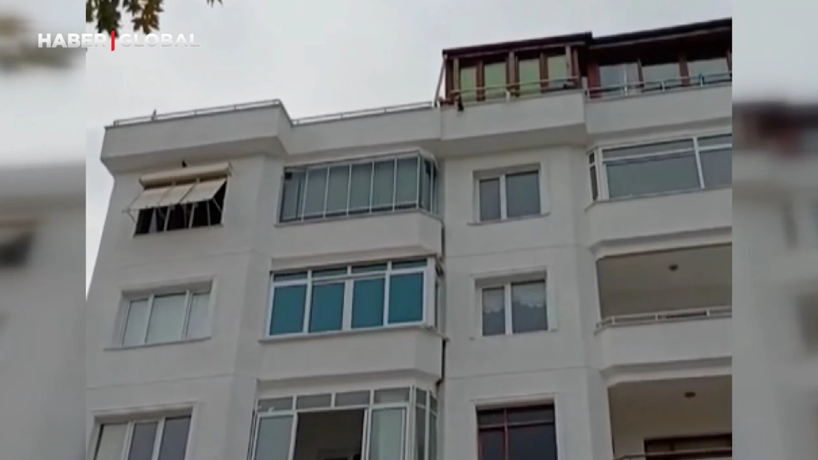 Şarkıcı Güllü’nün düştüğü balkon böyle görüntülendi