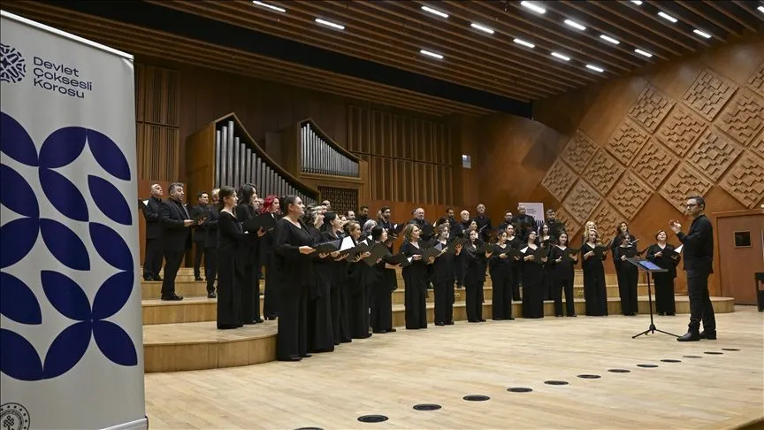 Devlet Çoksesli Korosu Daimi Şefi Erdem, yeni sanat sezonunu tanıttı