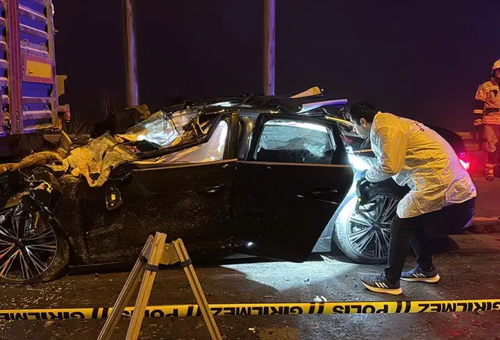 Yoğun sis ve aşırı hız can aldı! Kütahya'da katliam gibi kaza: 4 ölü