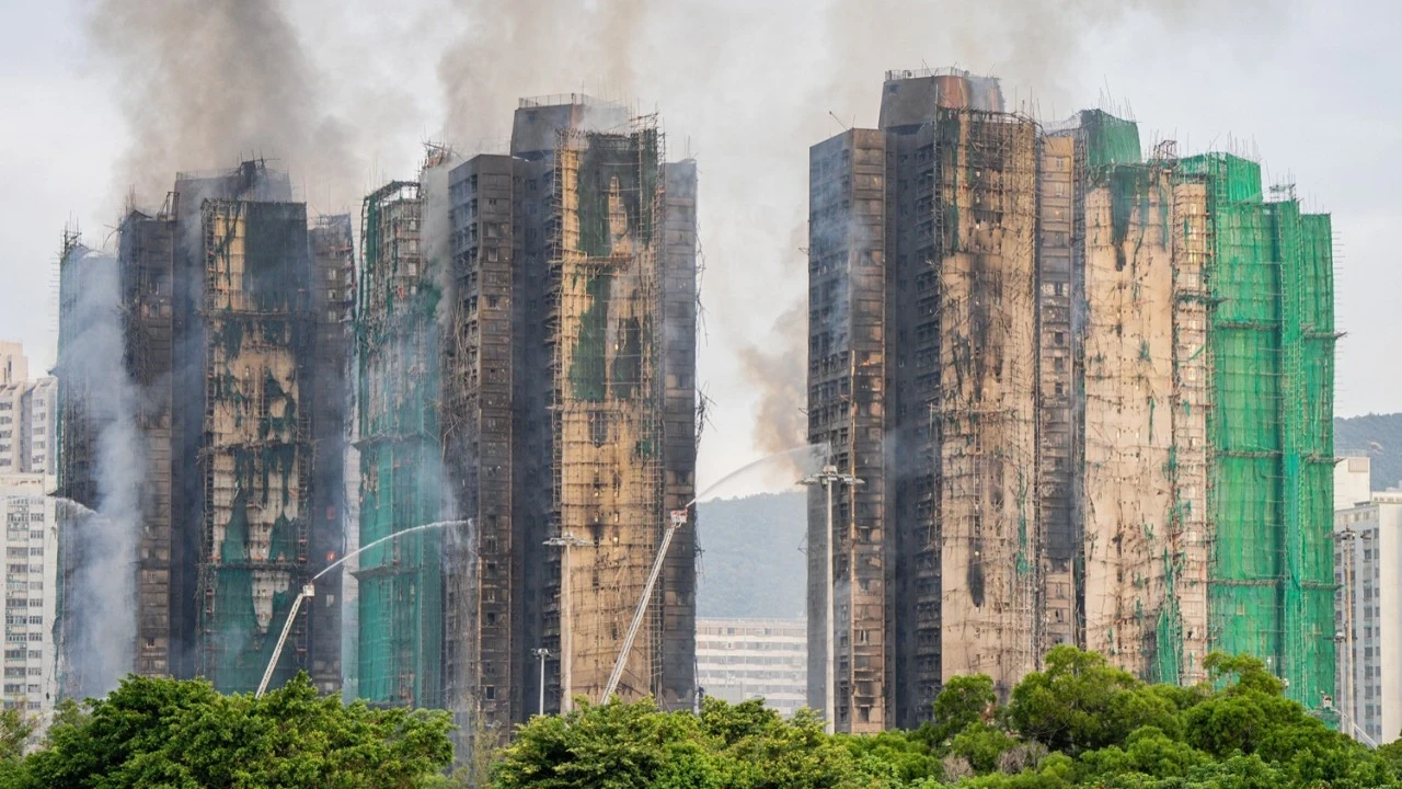Hong Kong'daki ölümcül yangında bilanço ağırlaşıyor