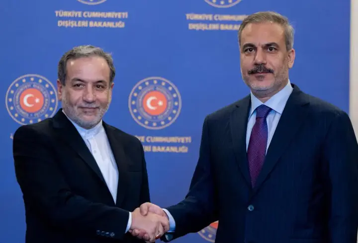 İran ile görüşme dünya basınında: Türkiye’nin arabuluculuk rolü manşetlerde