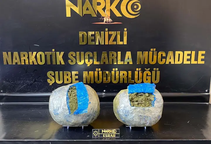Otomobillerin bagajında uyuşturucu ele geçirildi; 3 gözaltı