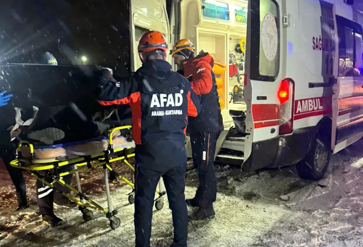 Erzurum’da cip ile TIR kafa kafaya çarpıştı: 4 ölü