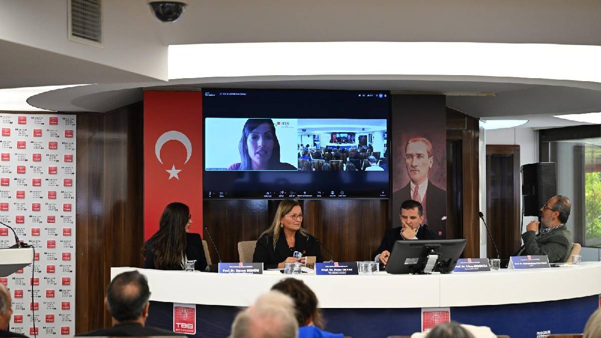 İzmir’in Sosyal Belediyecilik Modeli Türkiye’ye Örnek Oldu