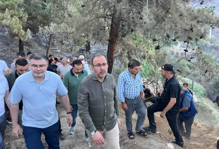 Kasapoğlu, yangından etkilenen Ödemiş’te: Kahramanlarımıza minnettarız