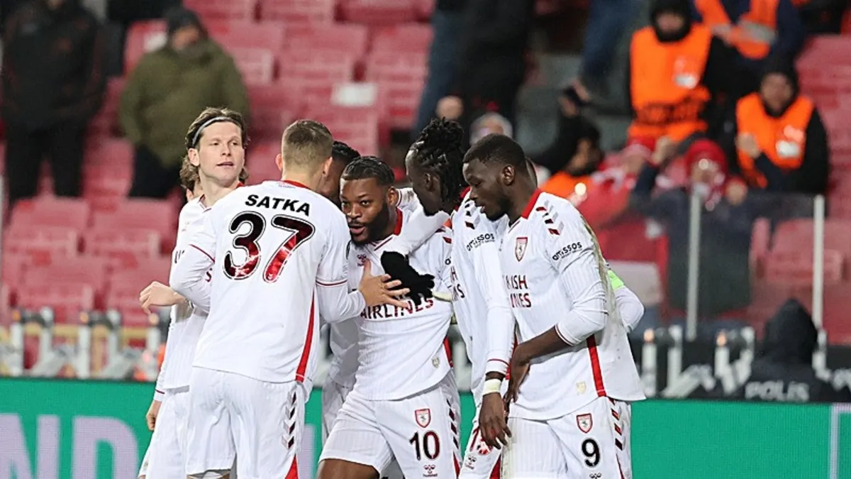Samsunspor 4 golle Konferans Ligi'nde son 16'da!