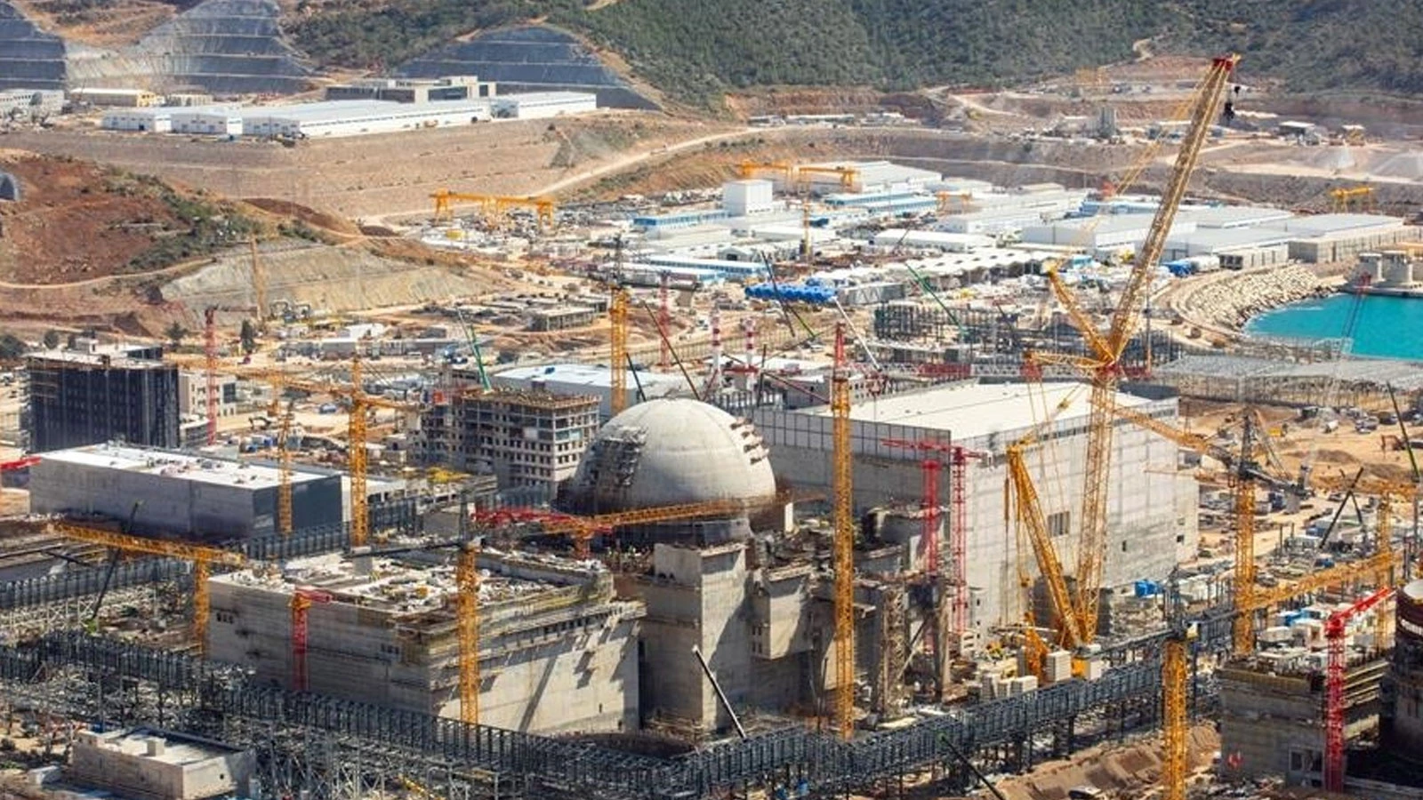 Bakan Bayraktar: Akkuyu'da 2026'da ilk elektrigi üretmeyi hedefliyoruz