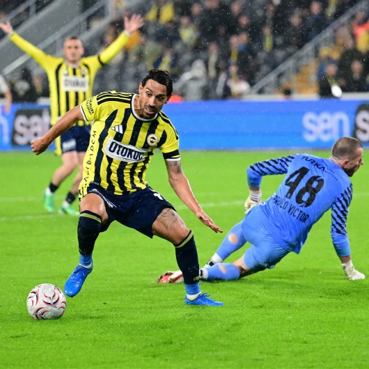 Fırat Aydınus'tan Hakeme Sert Eleştiri! Fenerbahçe Maçında Var Protokolünün Dışına Mı Çıkıldı?