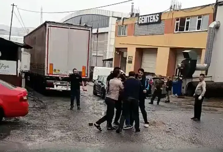 İstanbul - Esenyurt'ta tekmeli yumruklu yük indirme kavgası