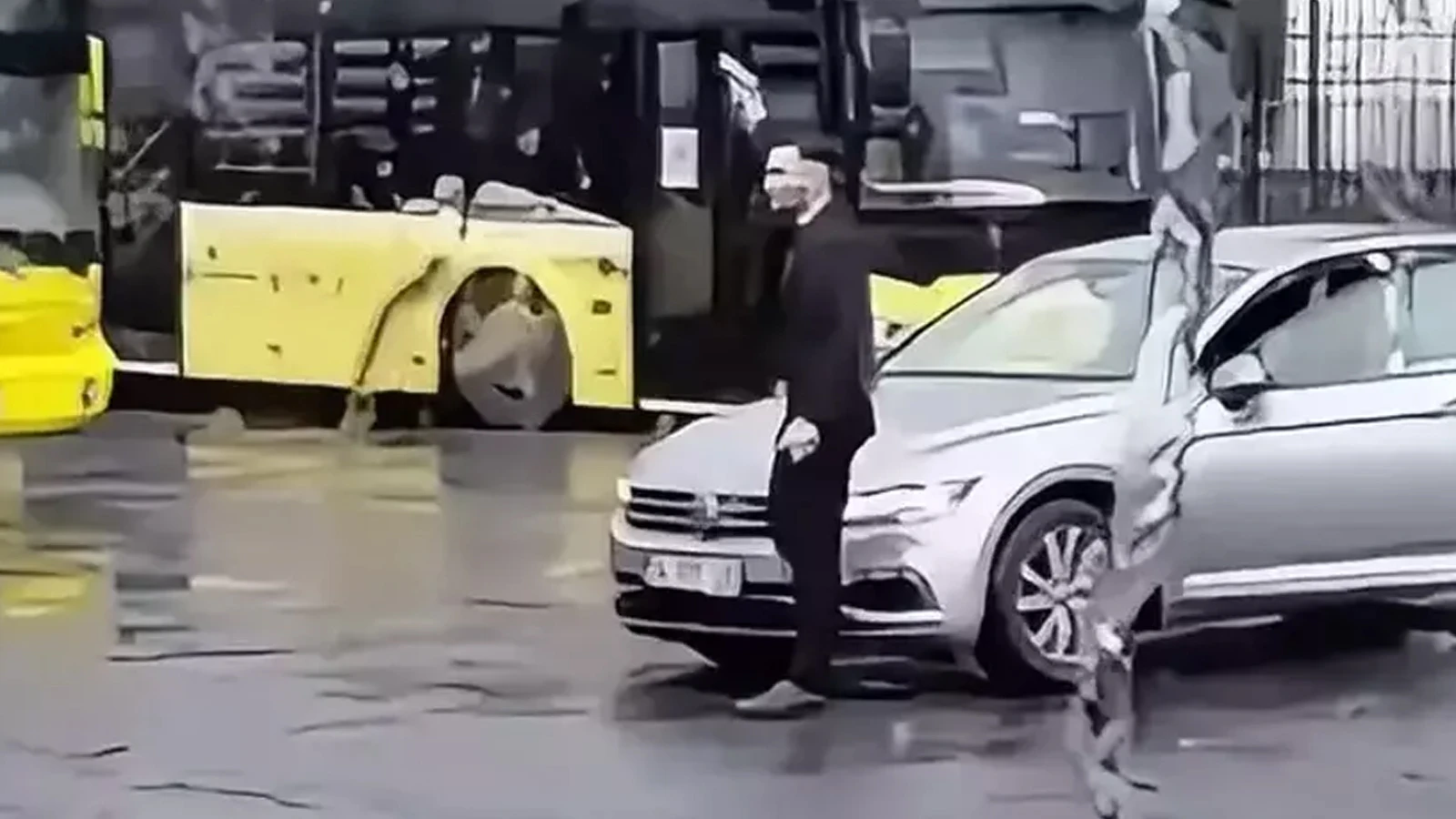 Şişli’de İETT durağında havaya ateş açan şüpheli yakalandı