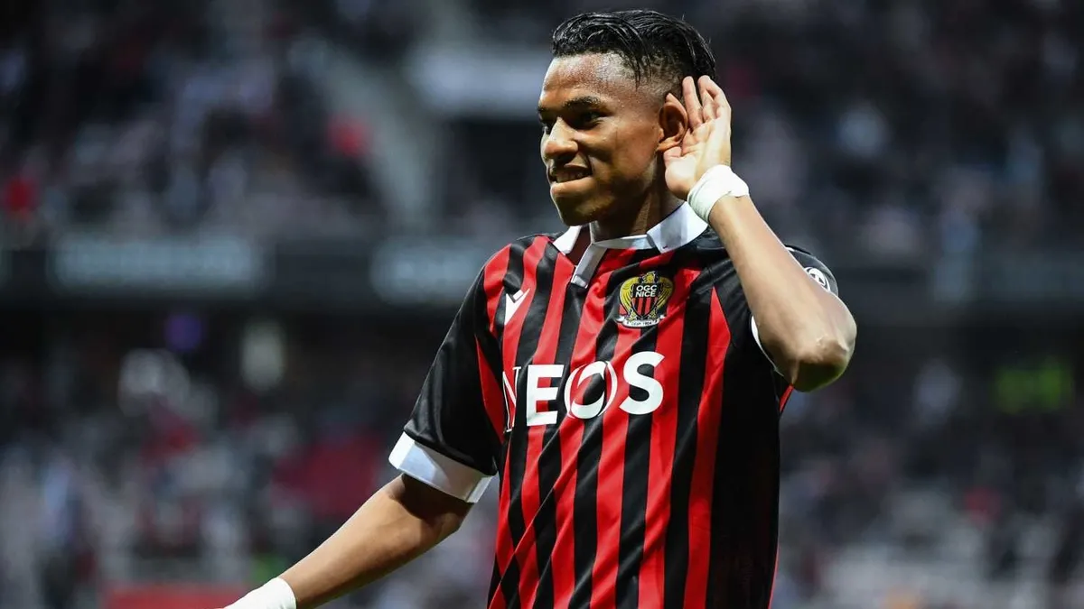Galatasaray'a Cezayirli orta saha: Hicham Boudaoui!