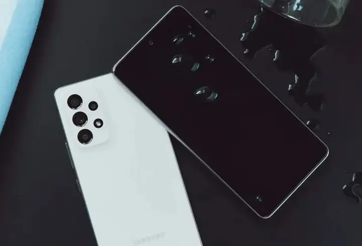 Öğrenciler için akıllı telefon yasakları yayılıyor