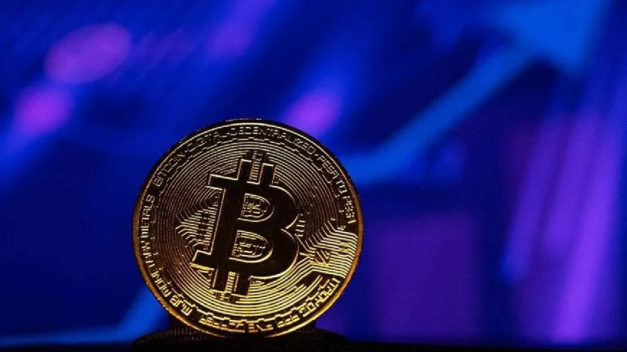 Bitcoin aylar sonra atağa kalktı: Bir dakikada 700 milyon dolarlık alım