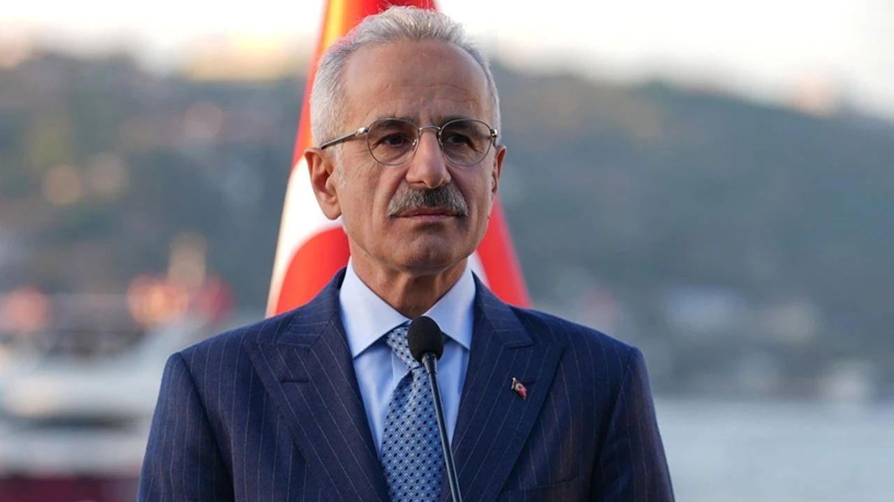 Ulaştırma Bakanı Uraloğlu'na otoyolda jandarmadan hız cezası