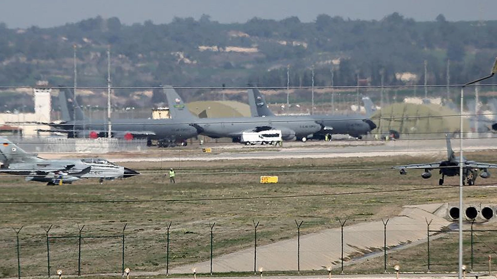 İncirlik Hava Üssü'nden canlı yayına 3 gözaltı