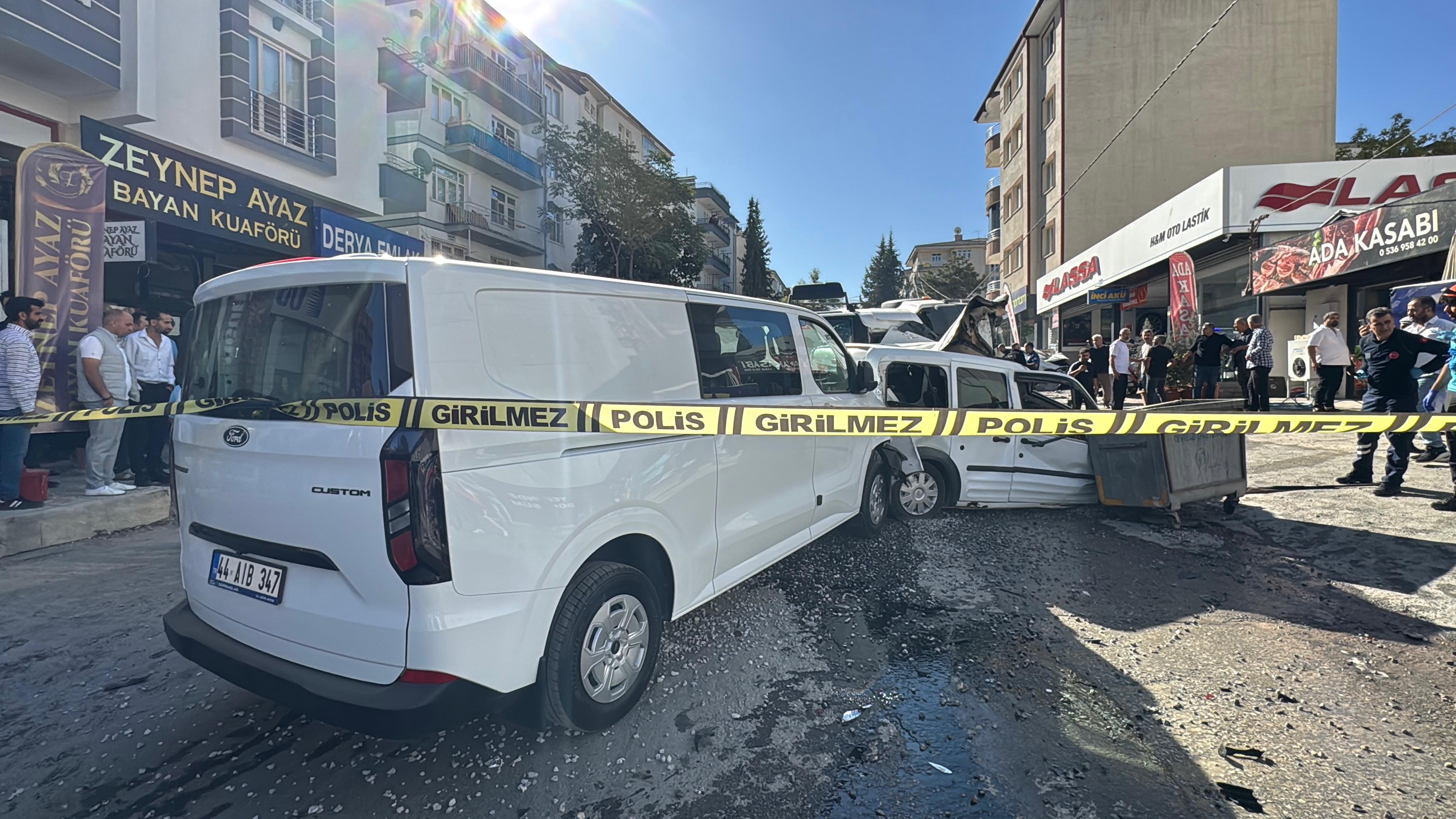 Kamyon 15 aracı birden perte çıkardı! Şans eseri kimse canından olmadı