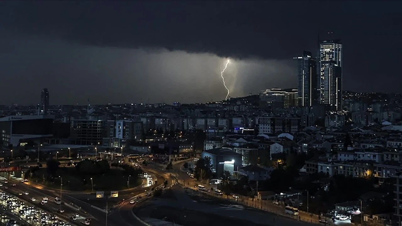 İstanbul Valiliğinden fırtına ve sağanak uyarısı
