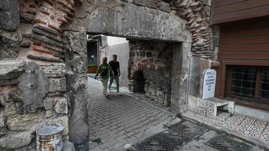 Ayakapı, İstanbul'un Bizans'tan Cumhuriyet'e Uzanan İzlerini Taşıyor