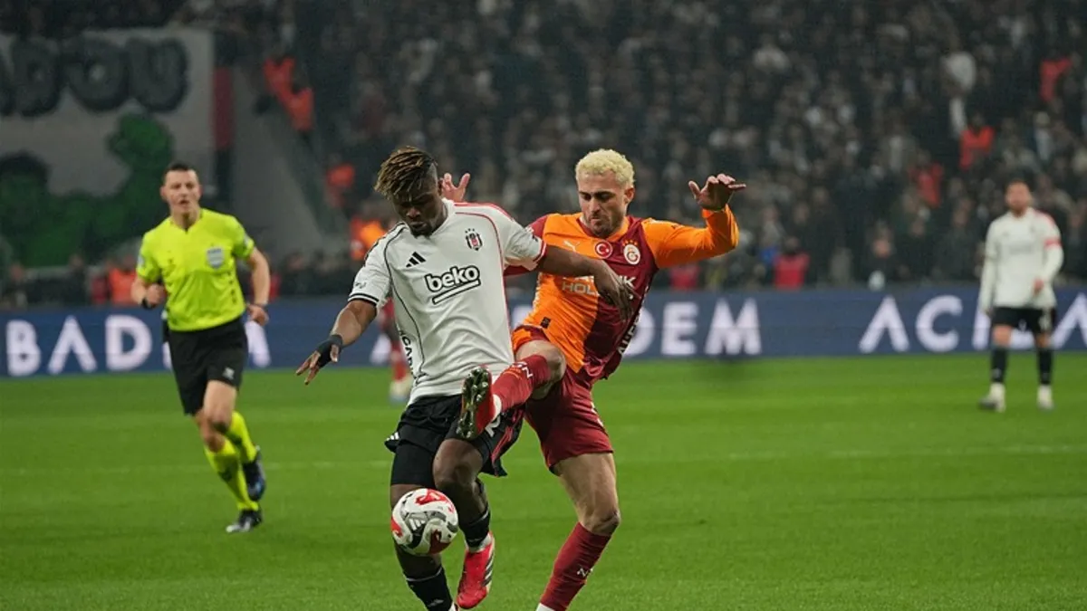 Galatasay'dan Beşiktaş'a yanıt! "Bugün ayağa basmak serbest mi?"