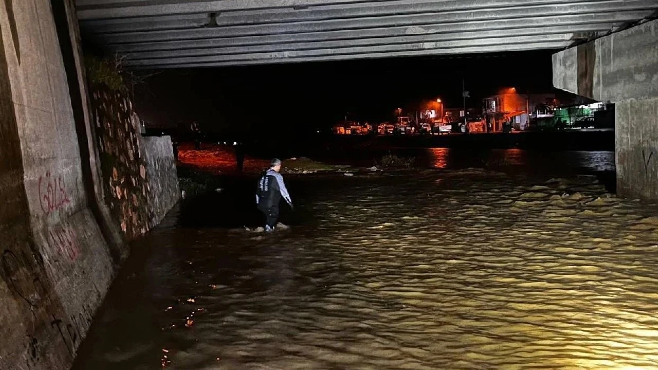 İzmir’de sağanak can aldı: Ölü sayısı 4’e yükseldi