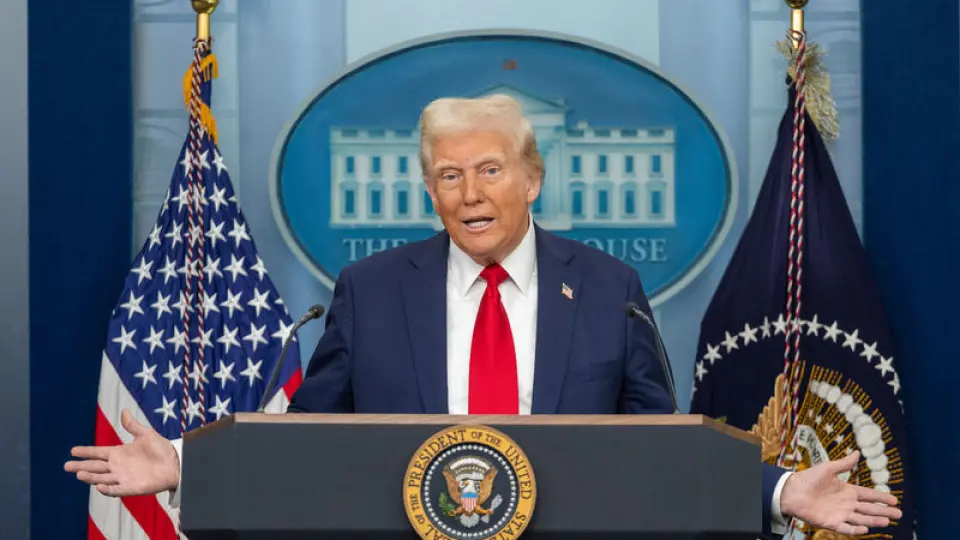 Trump: Birçok ülke Hürmüz Boğazı'na savaş gemilerini gönderecek