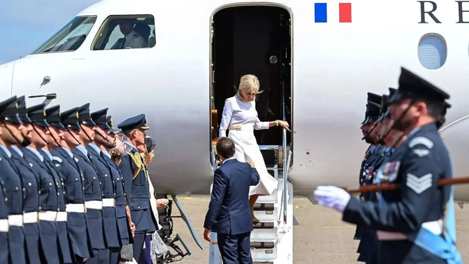 Macron ile eşinin uçakta yaşadığı krizin nedeni ortaya çıktı