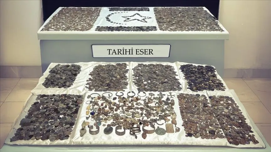 Kapıkule'de tırda tarihi eser niteliğinde 12 bin 770 sikke ve obje ele geçirildi
