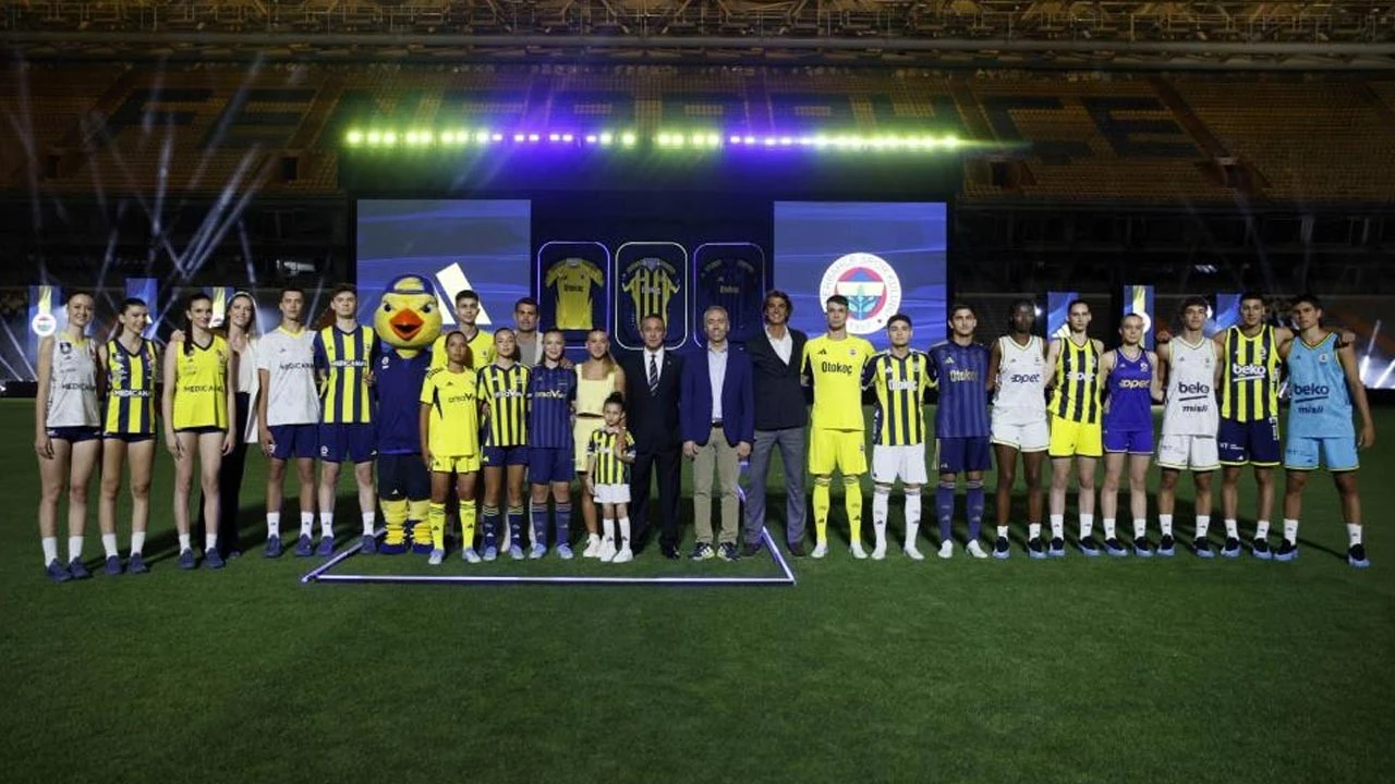 Fenerbahçe'nin 2025-2026 sezonu formalarının lansmanı yapıldı