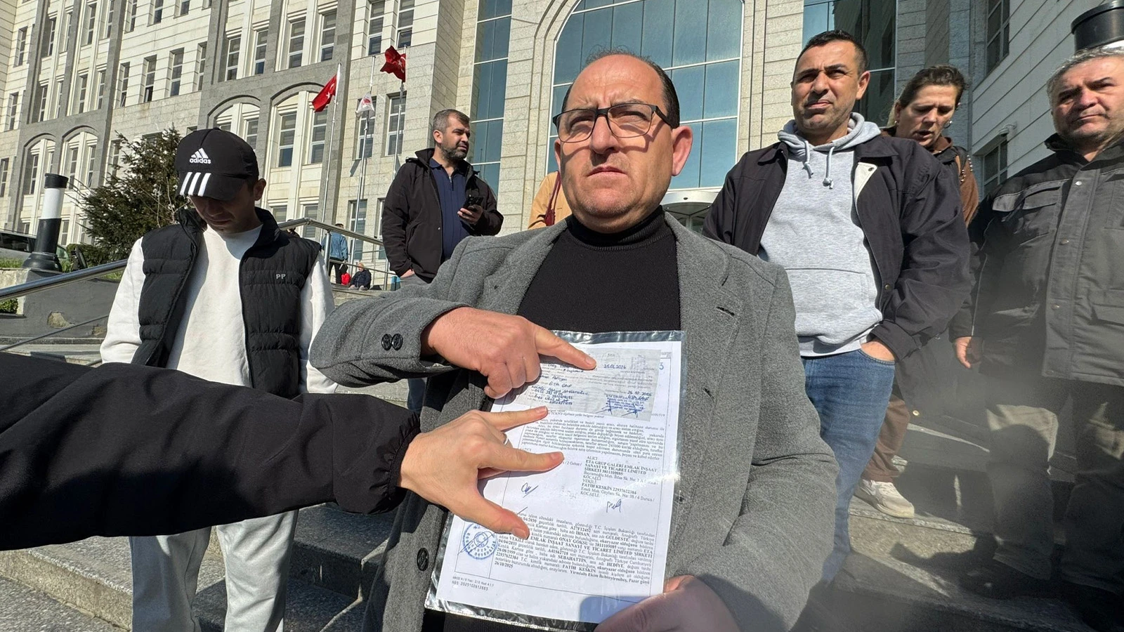 Kocaeli'de milyonluk vurgun iddiası: Galerici yurt dışına kaçtı