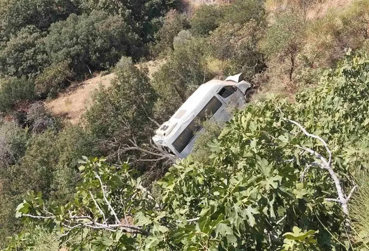 Aydın'da öğrenci servisi uçuruma yuvarlandı: 5 yaralı