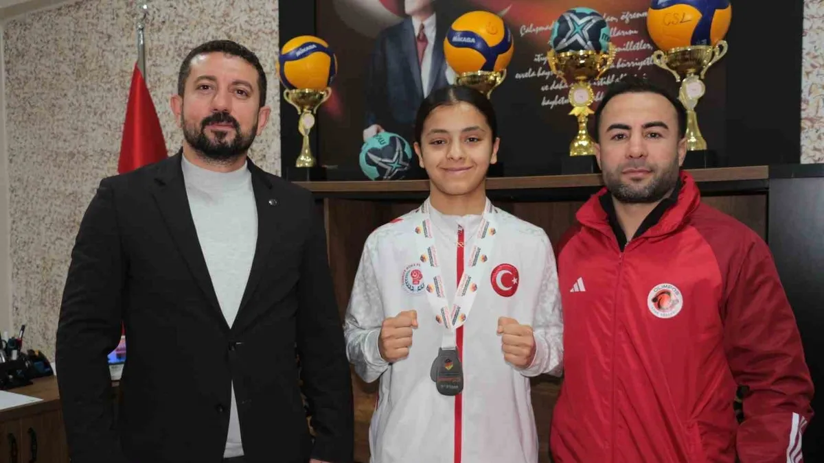 Boksta Avrupa 2.'si olan Asmin Çabas'a coşkulu karşılama!